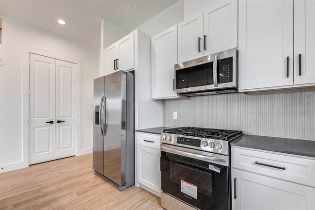 Building Photo - 112 Luetta St