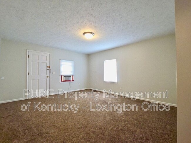 Building Photo - 122 S Magnolia St