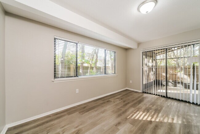 Building Photo - 1056 Saddleback Ridge Rd