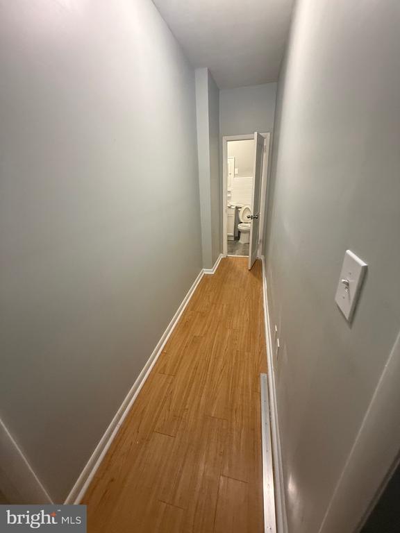 Building Photo - 5 Samuel St