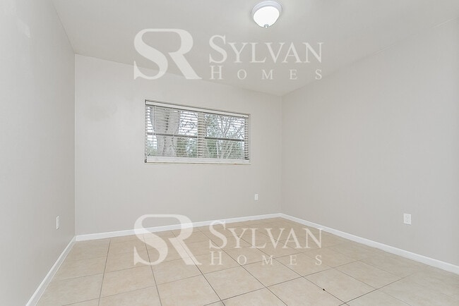 Building Photo - Enjoy living the good life in this 3 bedro...
