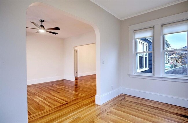 Building Photo - 127 Evergreen St