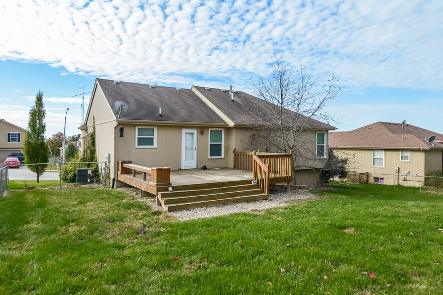 Building Photo - 1608 Johnston Dr