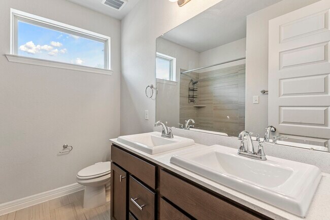 Building Photo - 9743 Birchwood Holw Trl