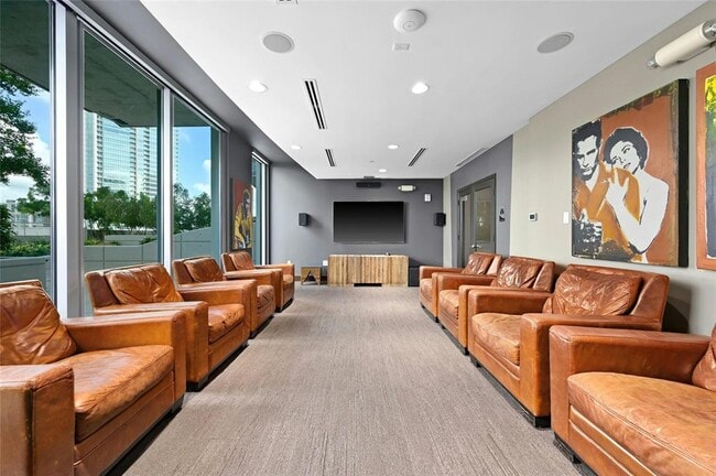 Building Photo - 360 Nueces St