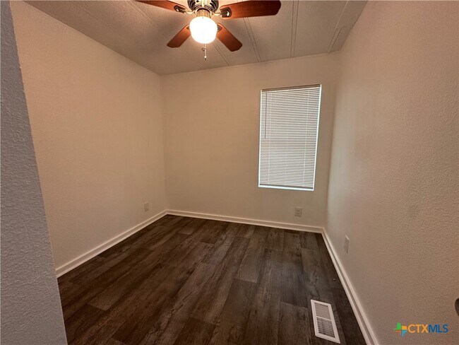 Building Photo - 311 Meadow Lake Dr