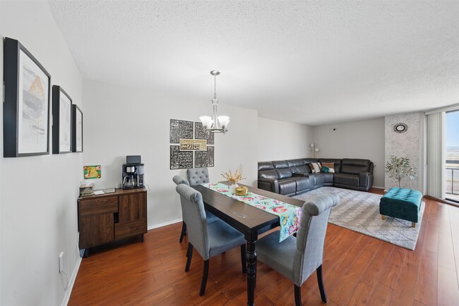 Building Photo - 1508 Harmon Cove Tower