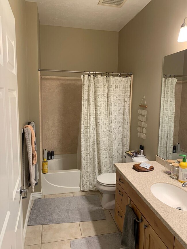Building Photo - Luxury Living in Downtown Provo