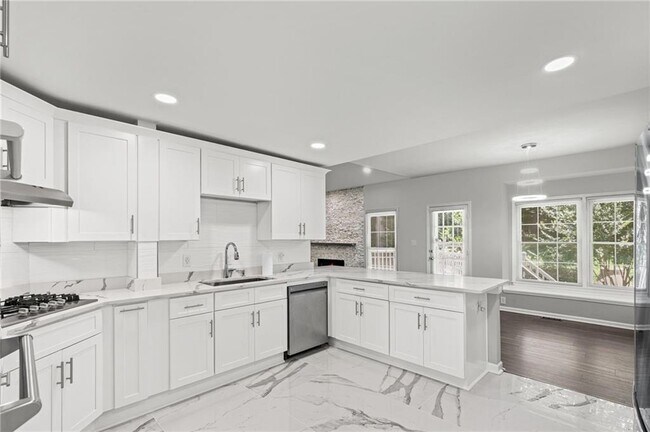 Building Photo - 11355 Vedrines Dr