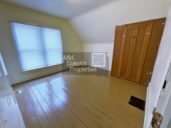 Building Photo - 1016 S Duff- 4 bedroom House