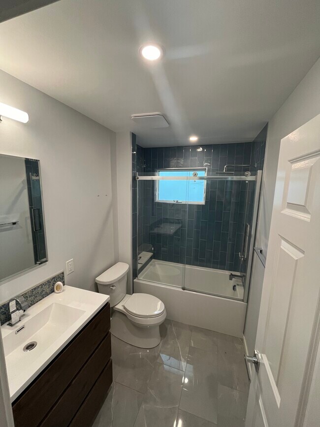 Building Photo - 6805 Millwood Rd