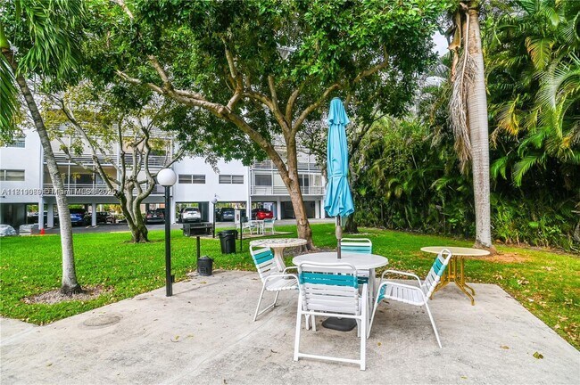 Building Photo - 1425 Atlantic Shores Blvd