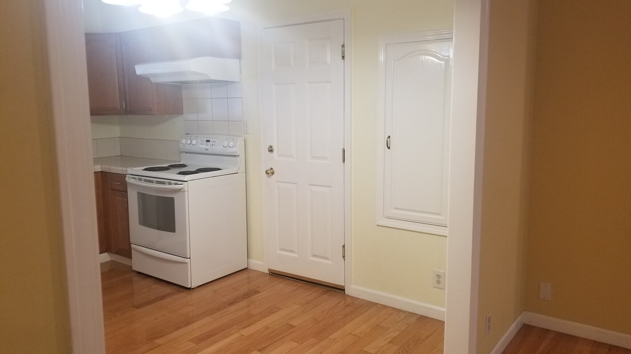 Building Photo - 2221 Homewood Dr