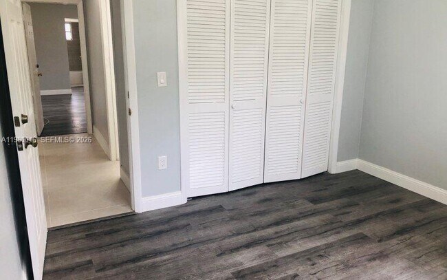 Building Photo - 930 Benevento Ave