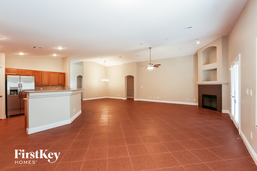 Building Photo - 6236 Little Elm St