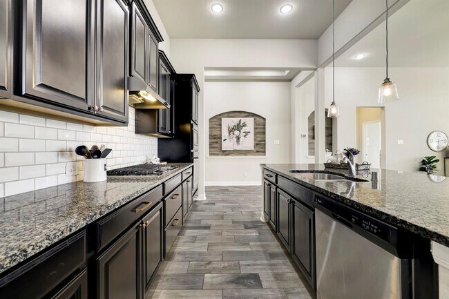 Building Photo - 5215 Baroness Ln