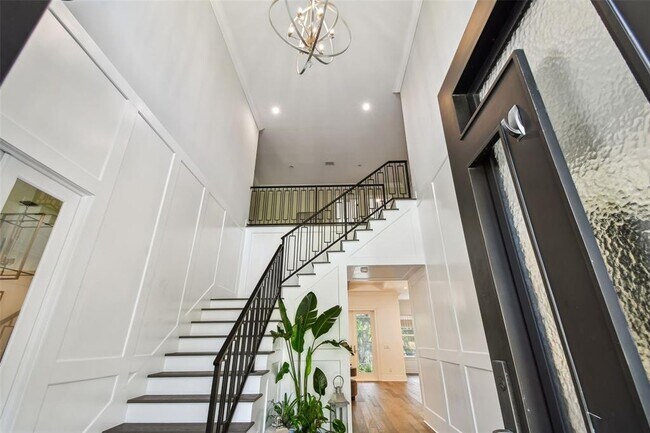 Building Photo - 473 Severn Ave