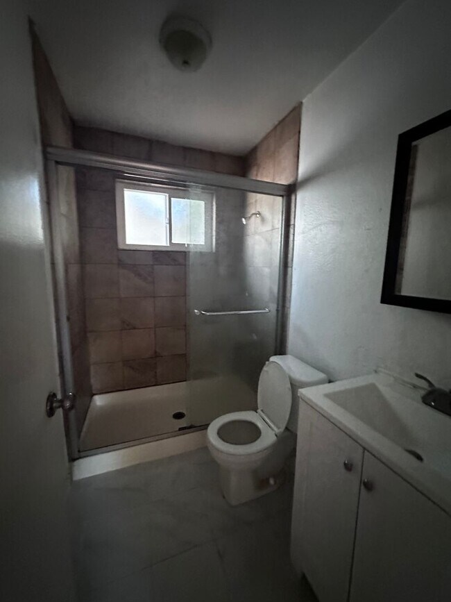 Building Photo - 440-444 Harding Ave