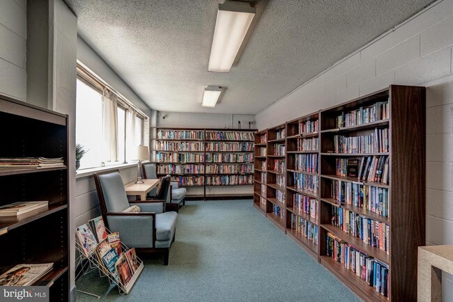Building Photo - 5500 Friendship Blvd