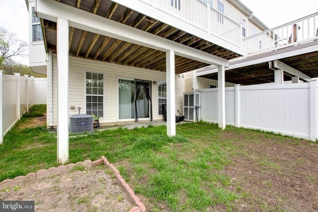 Building Photo - 7599 Taunton Ct