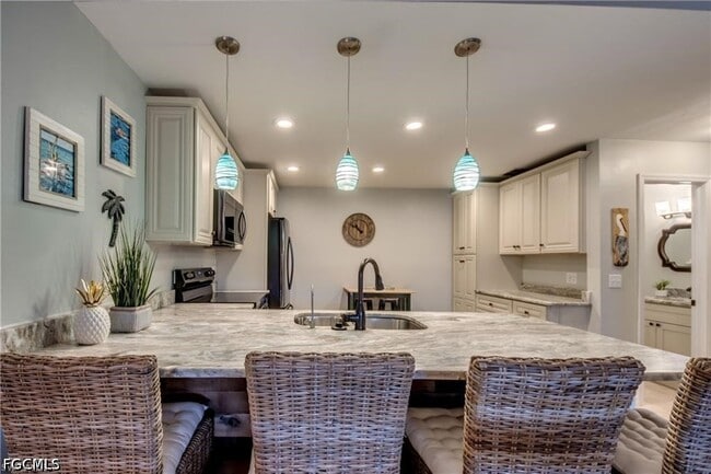 Building Photo - 6337 Royal Woods Dr