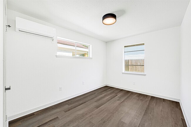Building Photo - 8701 Bertwood St