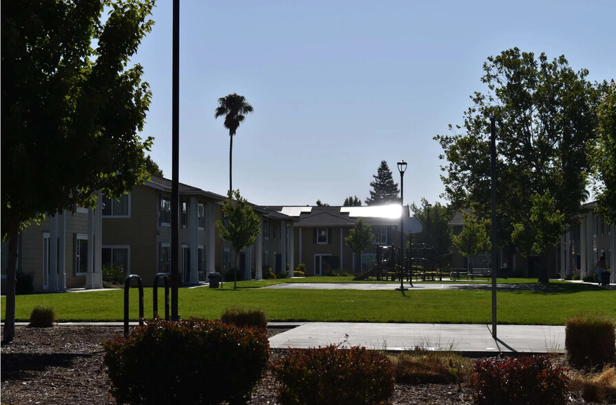 Building Photo - Mutual Housing on the Greenway