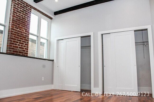 Building Photo - 1025 E Montgomery Ave