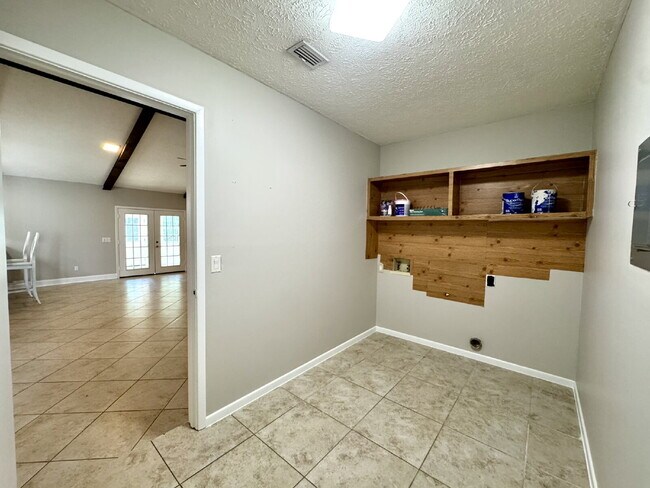 Building Photo - 130 Derby Woods Dr