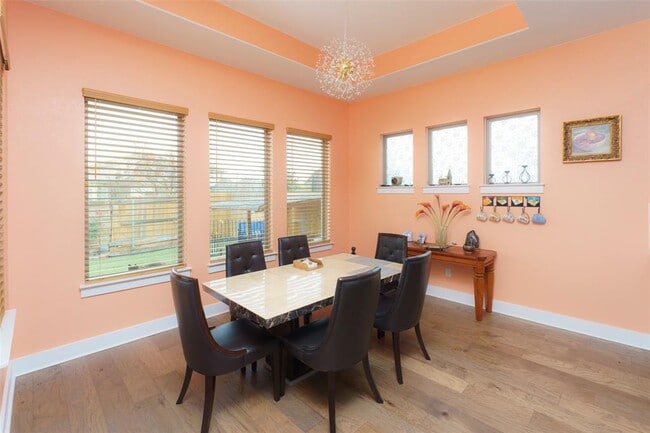 Building Photo - 816 Paseo de Castana Wy