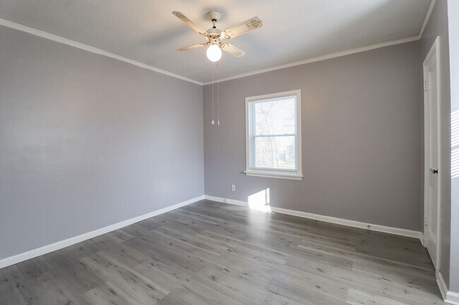 Building Photo - 3 Bed | 1 Bath in North Tulsa!