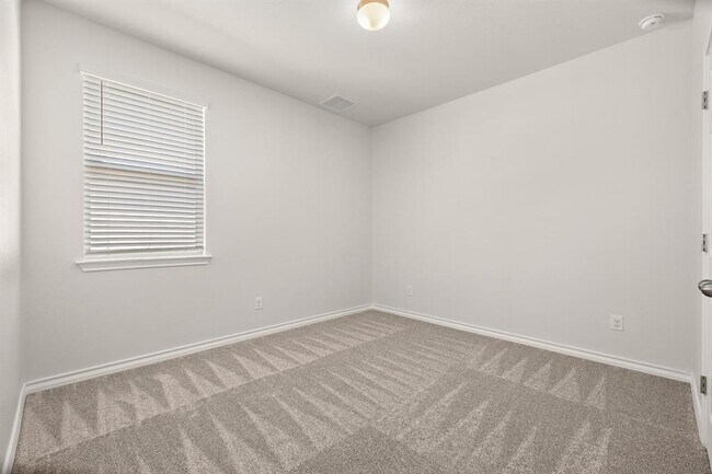 Building Photo - 148 Limonite Ln
