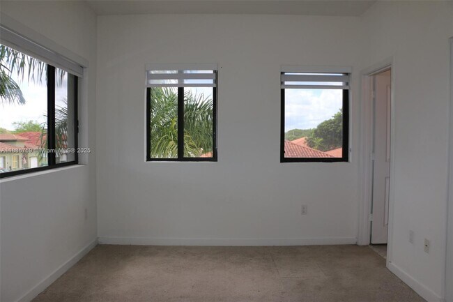 Building Photo - 25372 SW 135th Ave