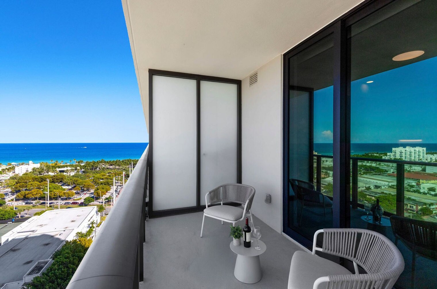 Building Photo - 7144 Byron Ave