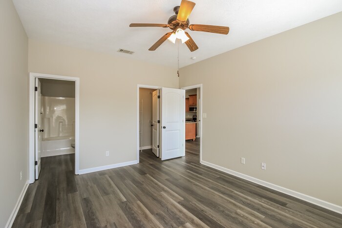 Building Photo - 151 Grove Landing Ct