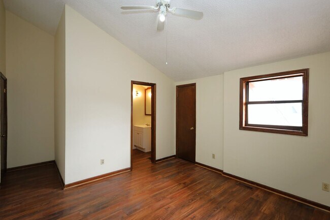 Building Photo - 2720 Tyndall Dr