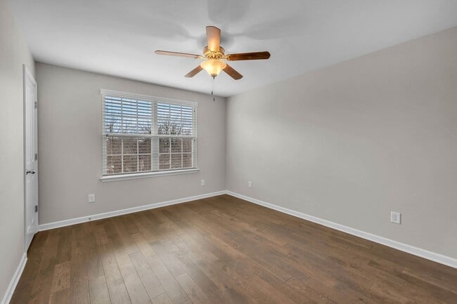 Building Photo - Middle Tennessee Blvd Townhome