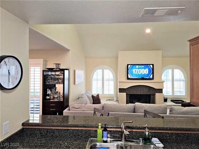 Building Photo - 3145 E Flamingo Rd