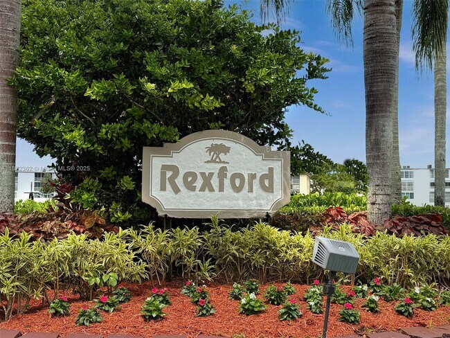 Building Photo - 4047 Rexford A