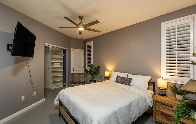 Building Photo - Luxurious Carlsbad Beach Townhouse - Your ...