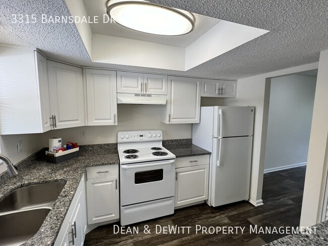 Building Photo - 3315 Barnsdale Dr