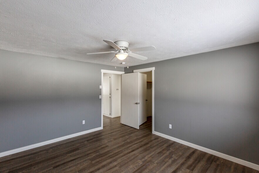 Building Photo - 3507 E 57th Ave