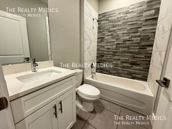 Building Photo - 310 Drum Ct