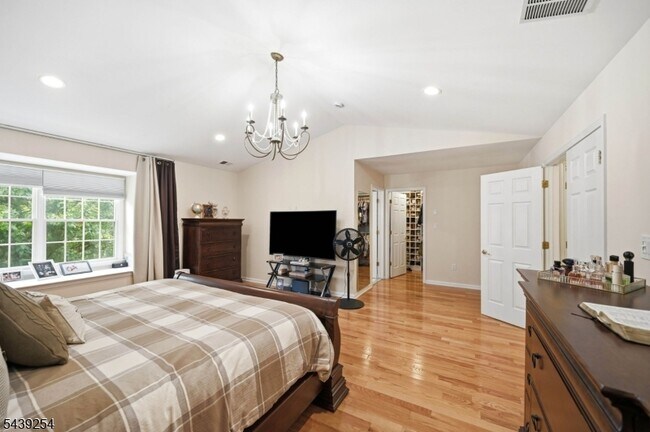 Building Photo - 75 Spring Hill Cir