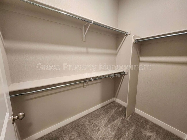 Building Photo - 350 High Point Dr