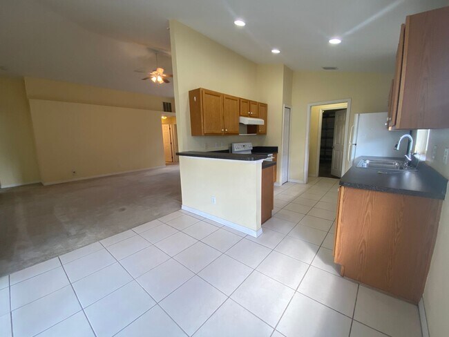 Building Photo - 487 Winwood Ct