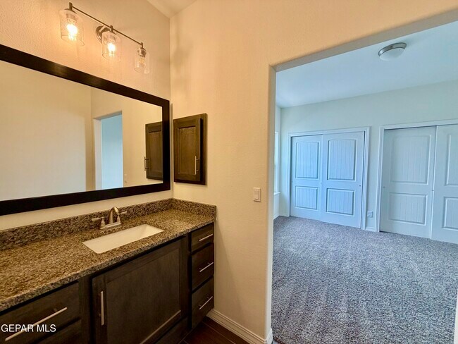 Building Photo - 122 Esther Trl