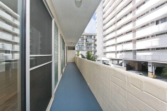 Building Photo - 3 bed, 2 bath, 1 parking in Waikiki with Diamond Head Views