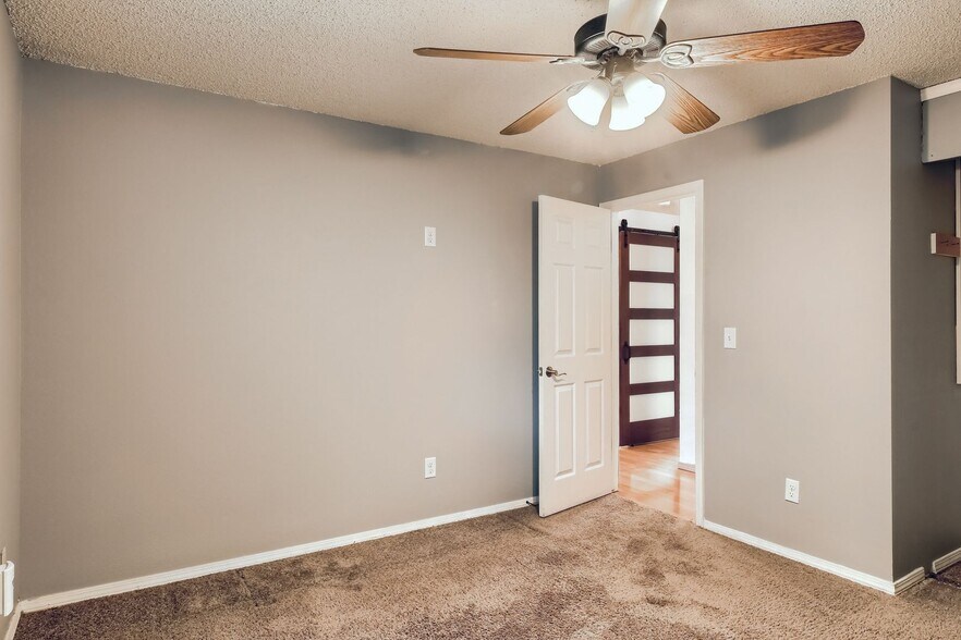 Building Photo - 8488 Prairie Clover Way