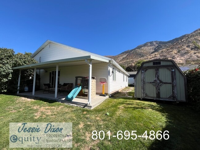 Building Photo - 1043 Sharp Mountain Dr